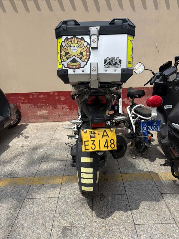五羊本田 猛鸷 CB190X