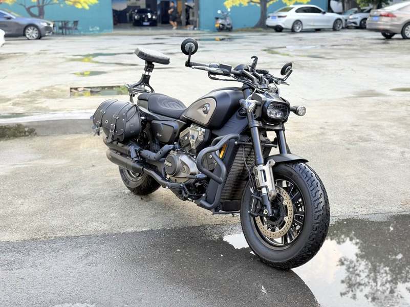 QJMOTOR 闪600