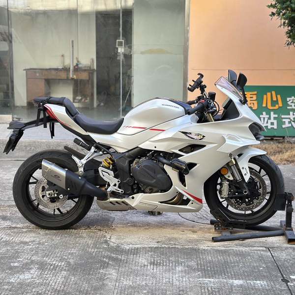 QJMOTOR 赛600