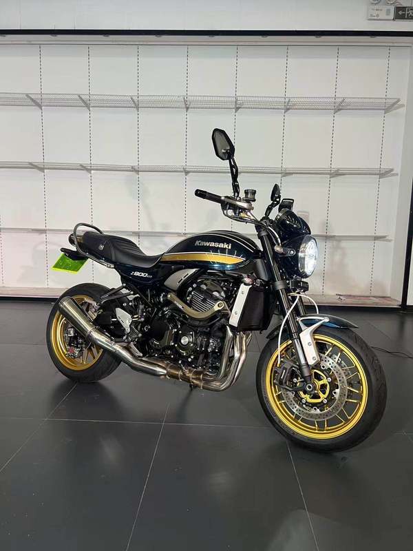 川崎 Z900RS