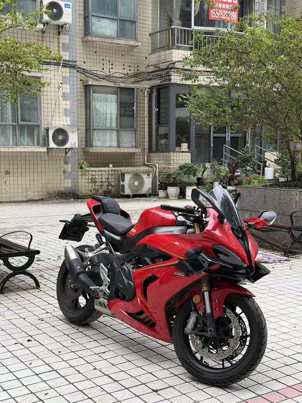 QJMOTOR 赛800