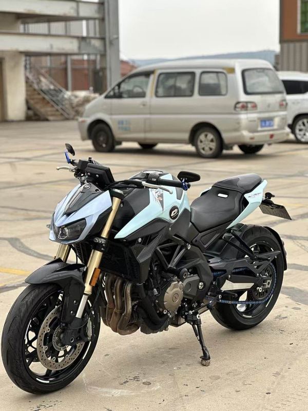 QJMOTOR 追600