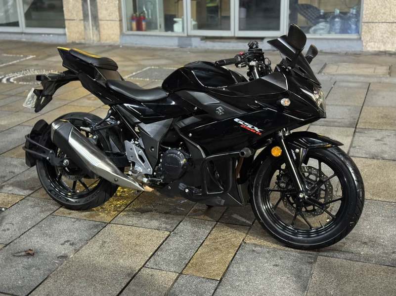 豪爵铃木 GSX250R