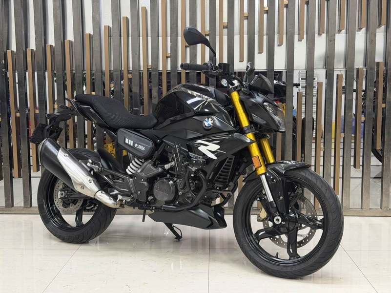 宝马 G 310 R