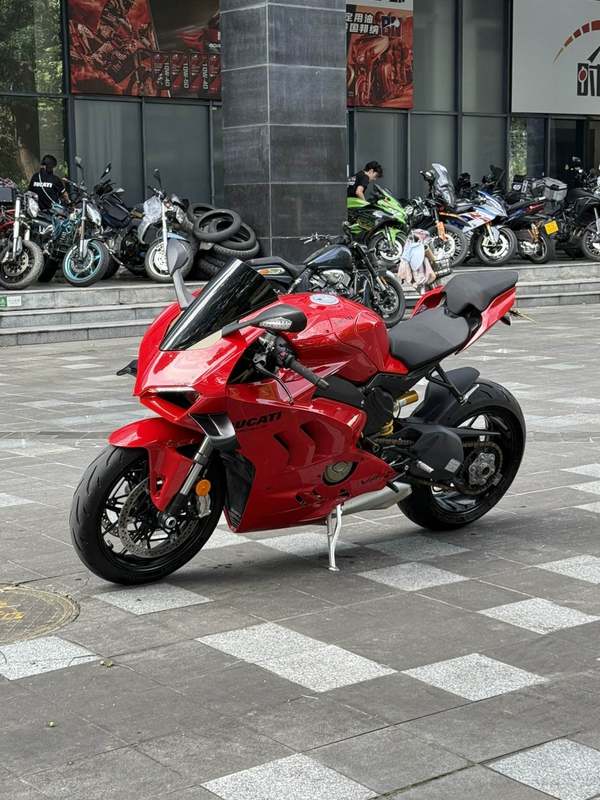 杜卡迪 Panigale V4