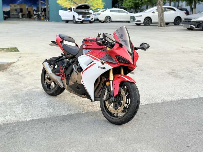 QJMOTOR 赛600