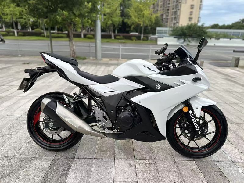 豪爵铃木 GSX250R