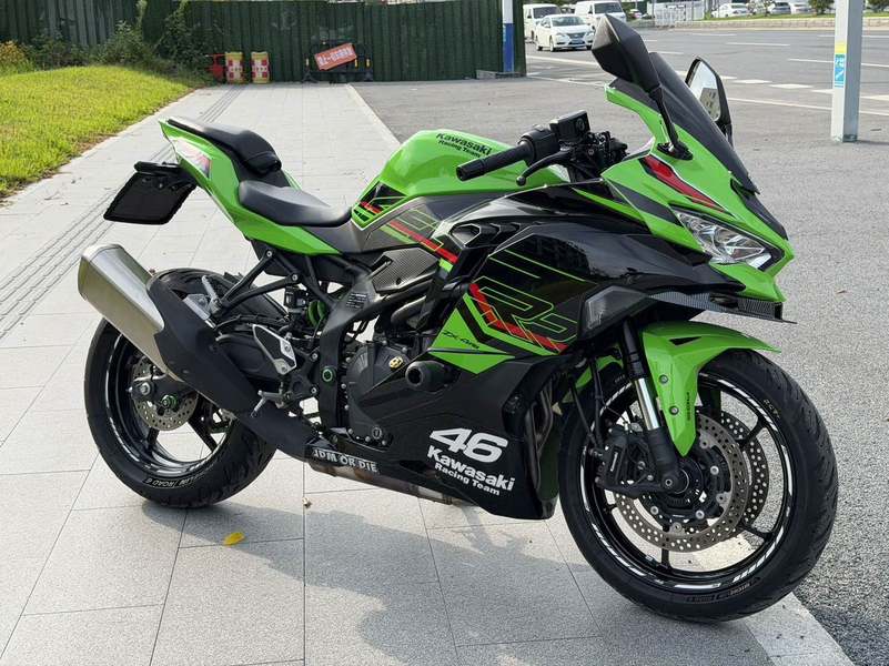 川崎 ZX-4R