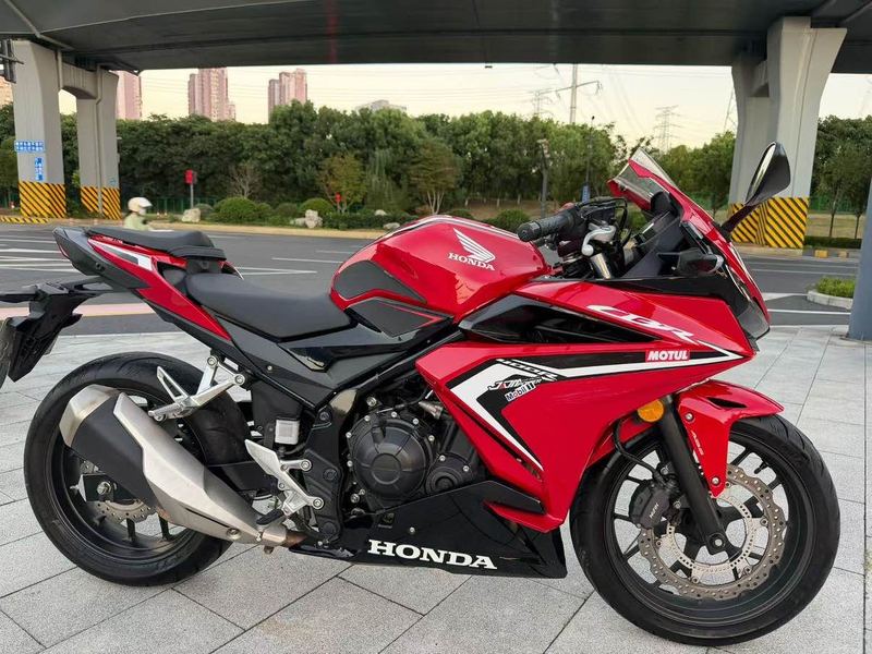 本田WING CBR400R