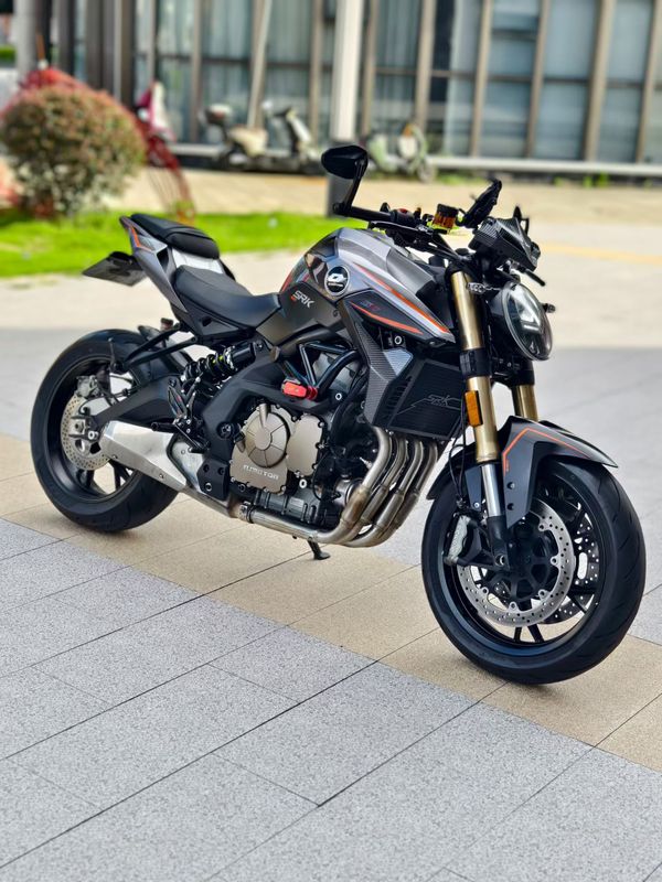QJMOTOR 追600
