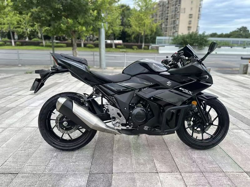 豪爵铃木 GSX250R