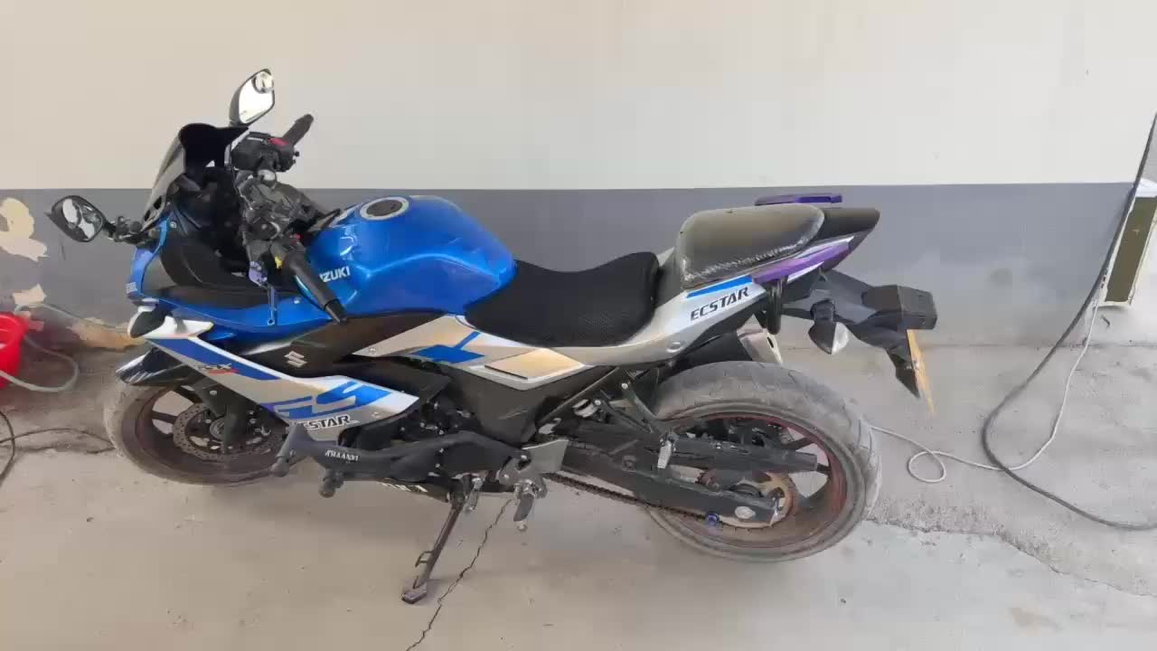豪爵铃木 GSX250R