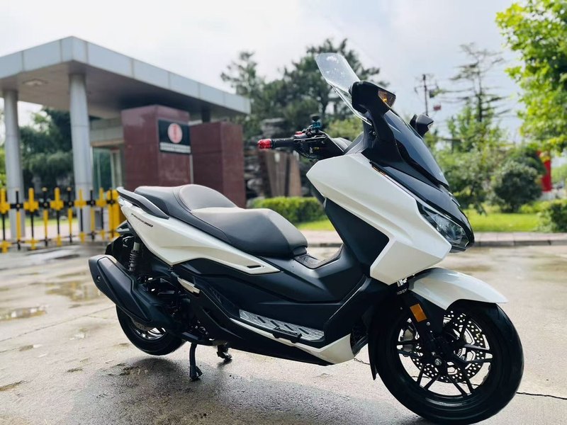 本田WING NSS350