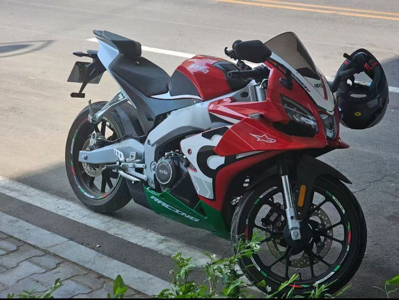 宗申阿普利亚 GPR250R