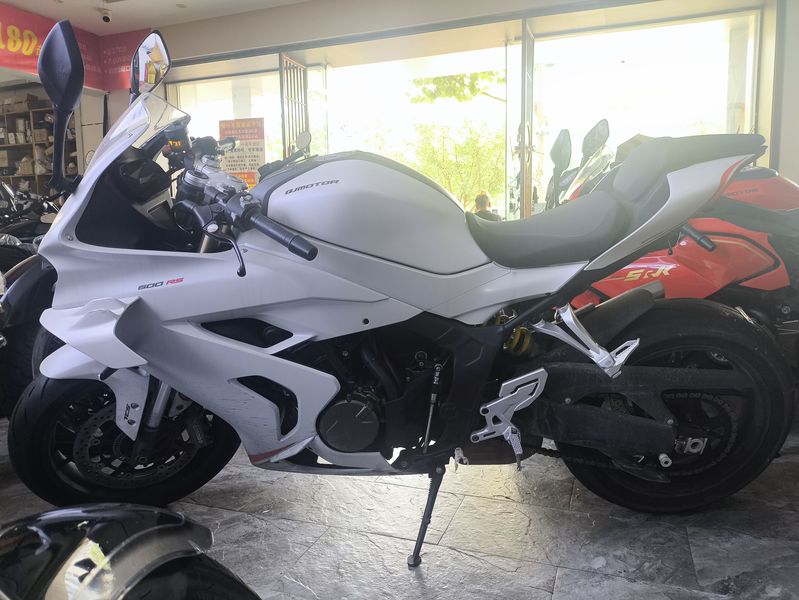QJMOTOR 赛600
