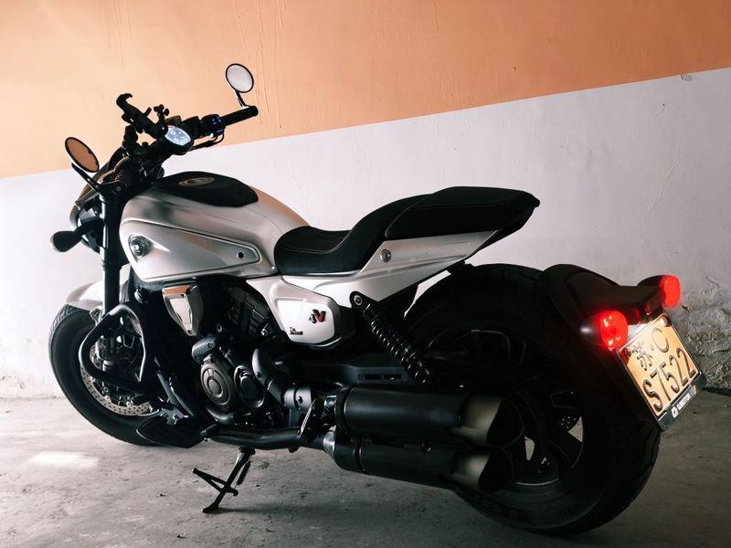 QJMOTOR 闪600
