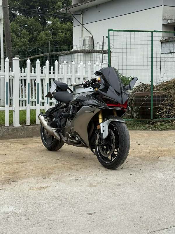 QJMOTOR 赛600