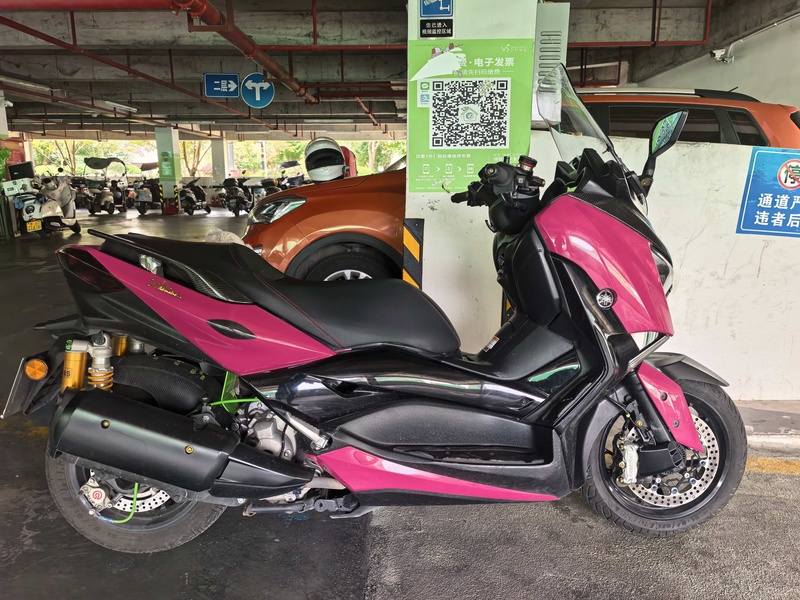 雅马哈 XMAX