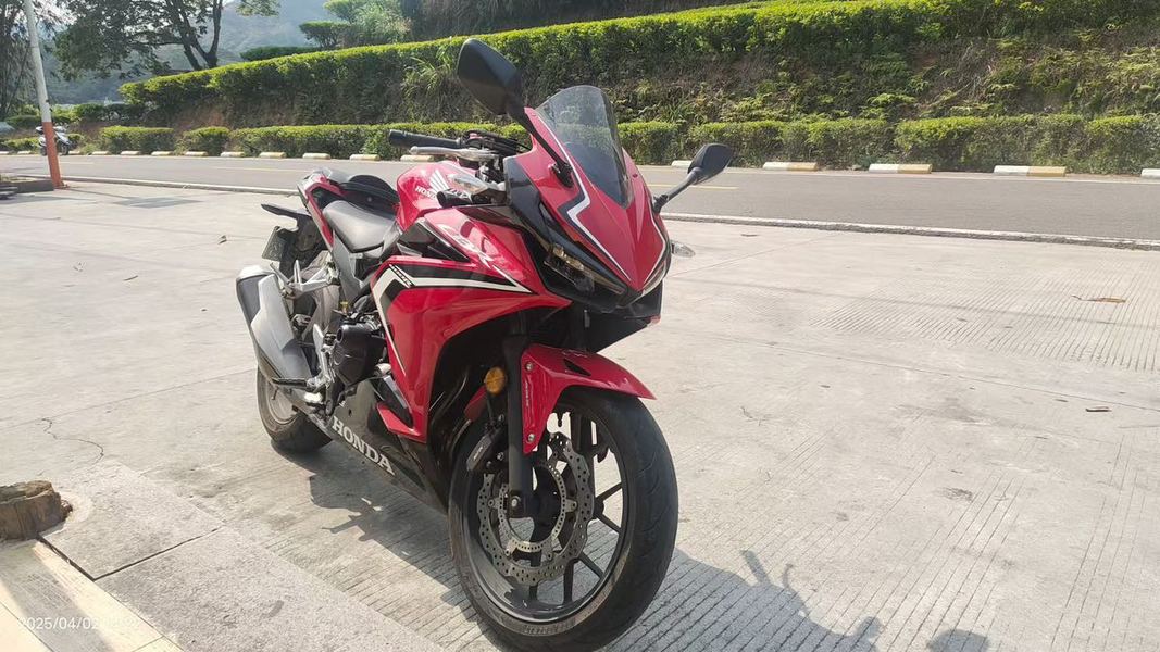 本田WING CBR400R