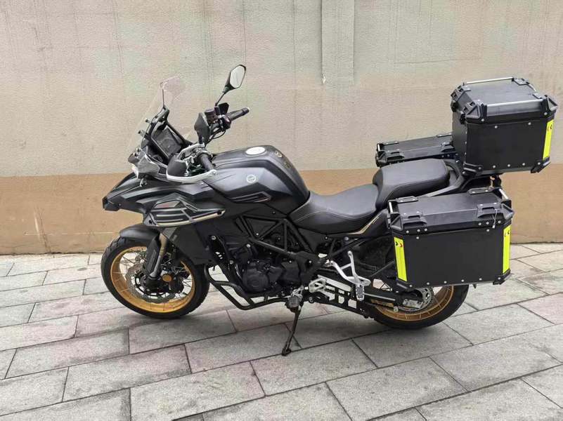 贝纳利 TRK552