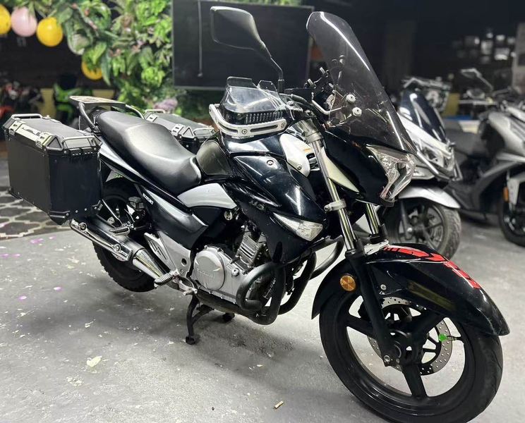 豪爵铃木 骊驰 GW250