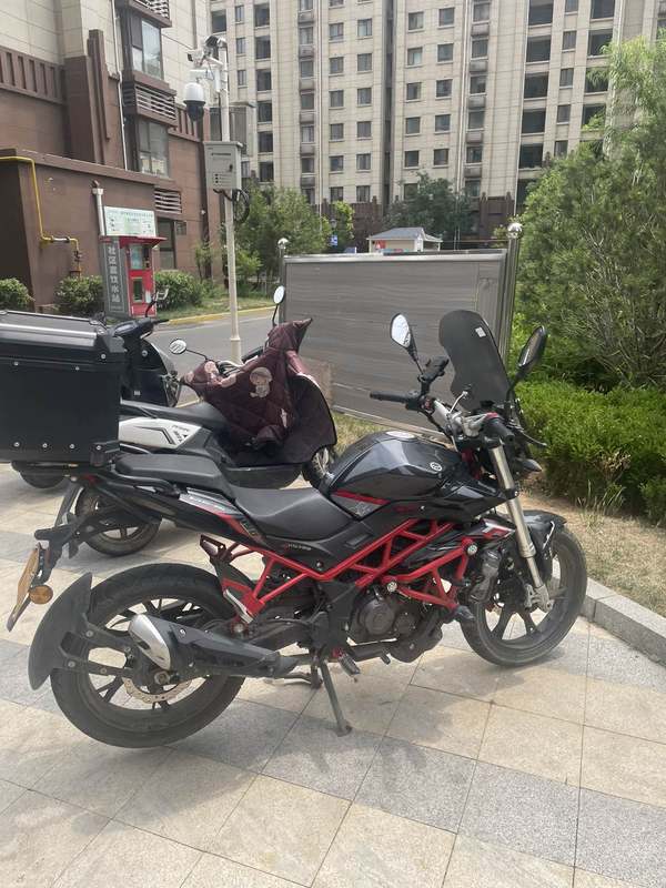 贝纳利 红宝龙 TNT 150i