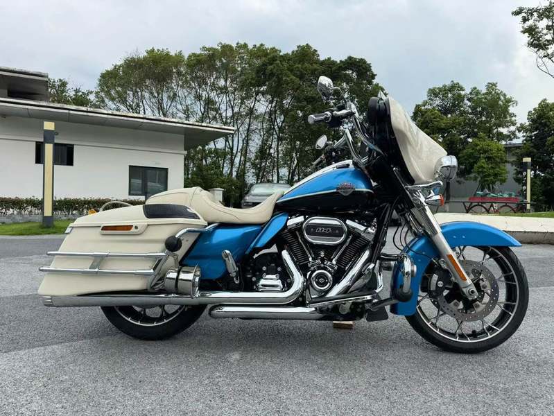 哈雷戴维森 大道滑翔 Street Glide