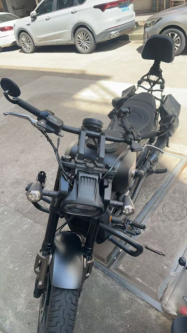 QJMOTOR 闪600