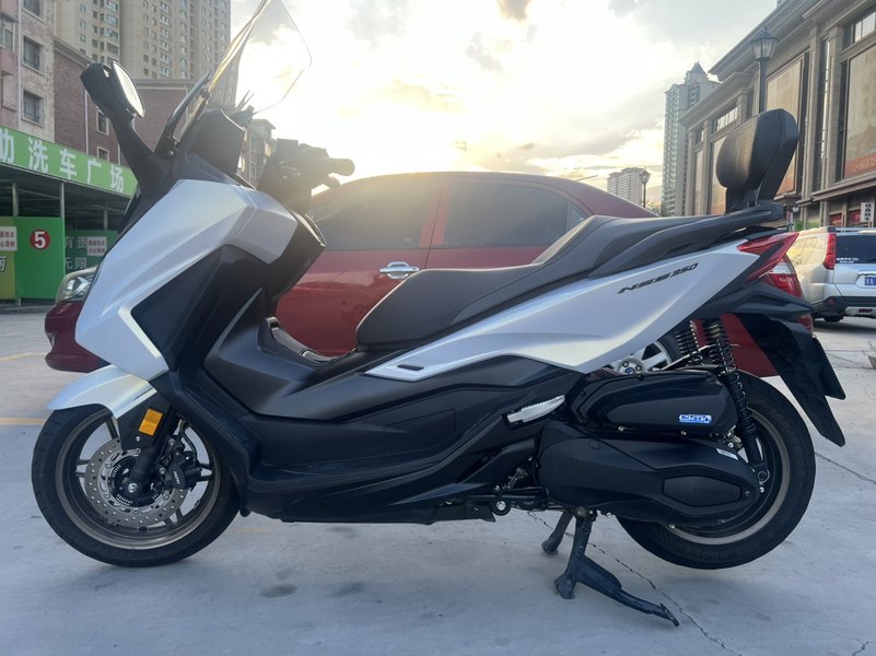 本田WING NSS350