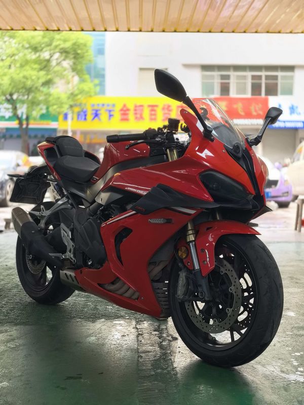 QJMOTOR 赛800