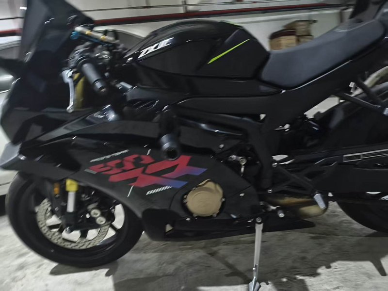张雪机车 500RR