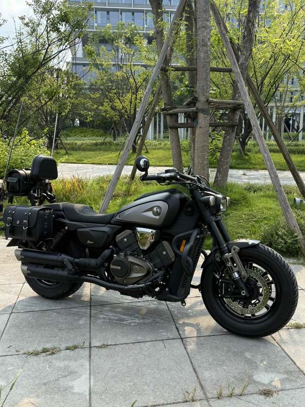 QJMOTOR 闪600