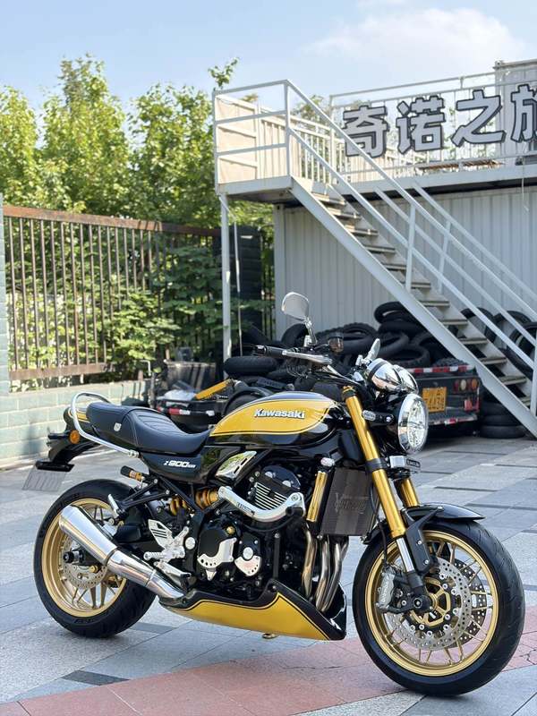 川崎 Z900RS