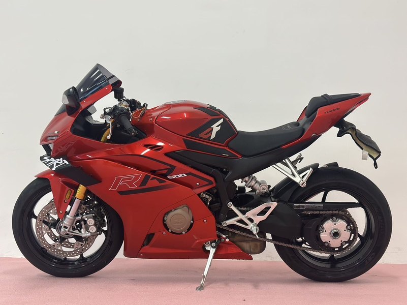张雪机车 500RR
