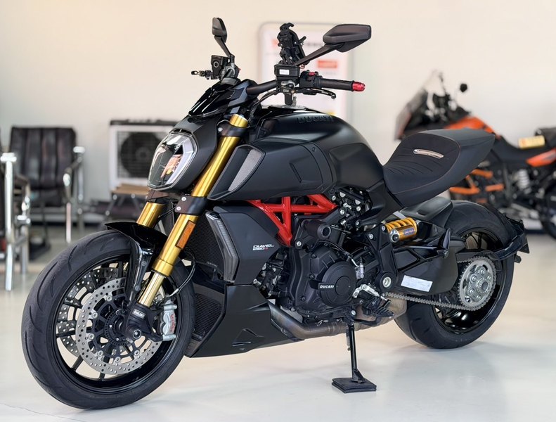 杜卡迪 Diavel 