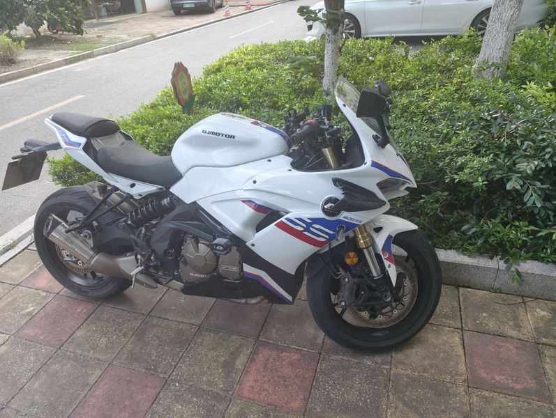 QJMOTOR 赛600