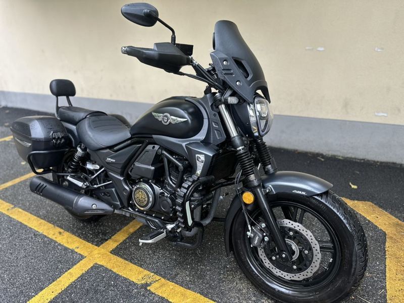 豪爵 TR300