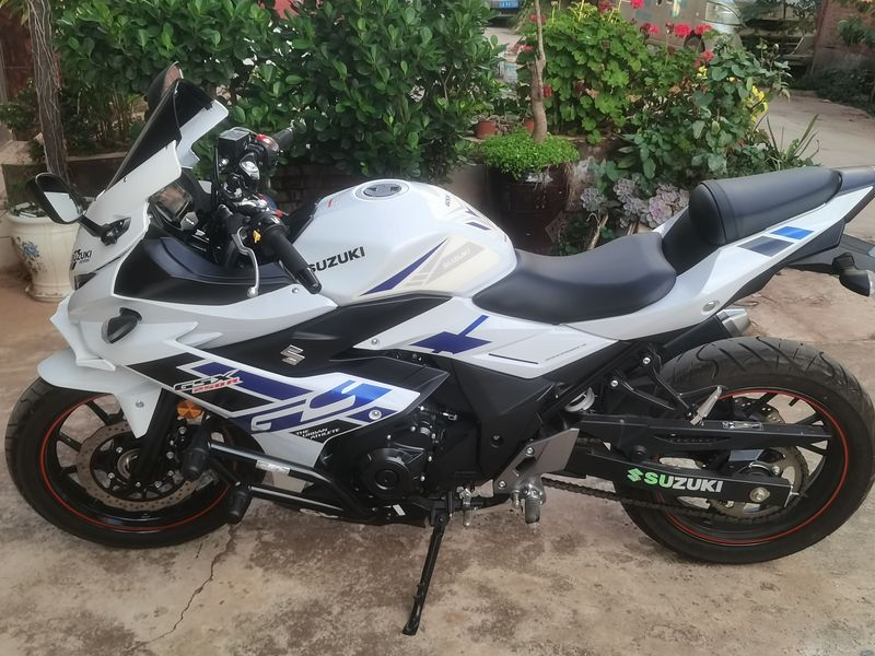 豪爵铃木 GSX250R