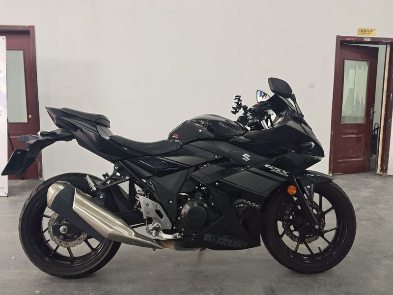 豪爵铃木 GSX250R