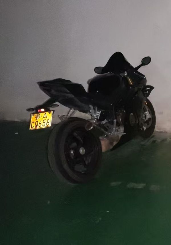 张雪机车 500RR