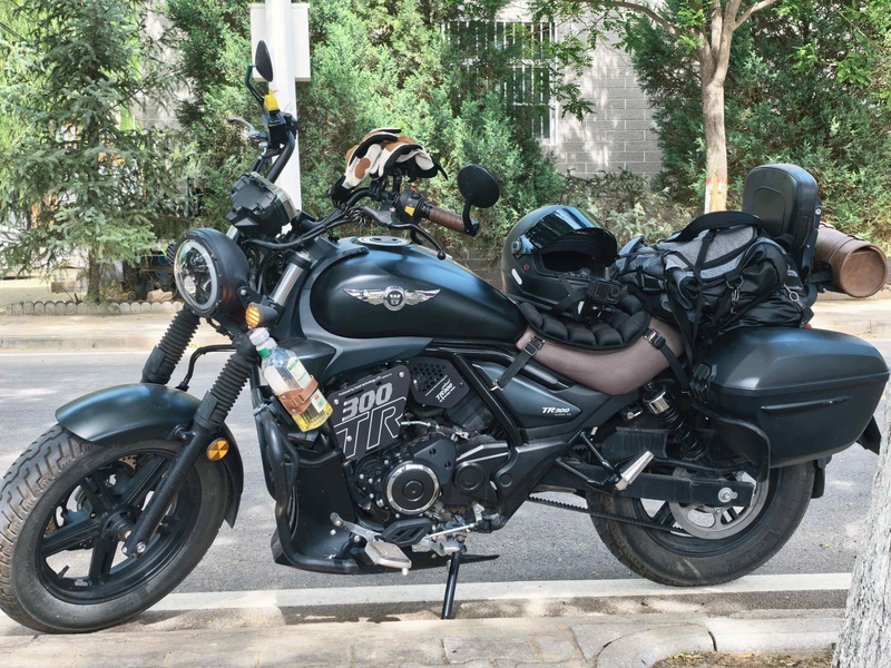 豪爵 TR300