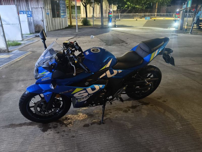 豪爵铃木 GSX250R