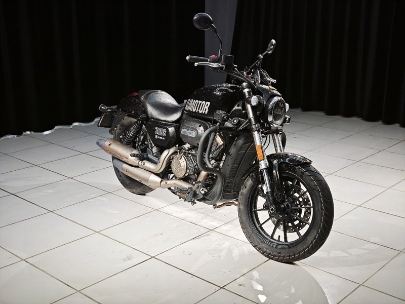 QJMOTOR 闪300S