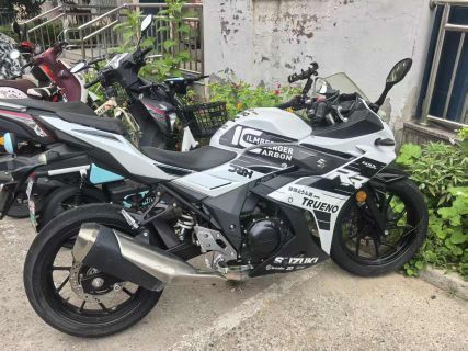 豪爵铃木 GSX250R