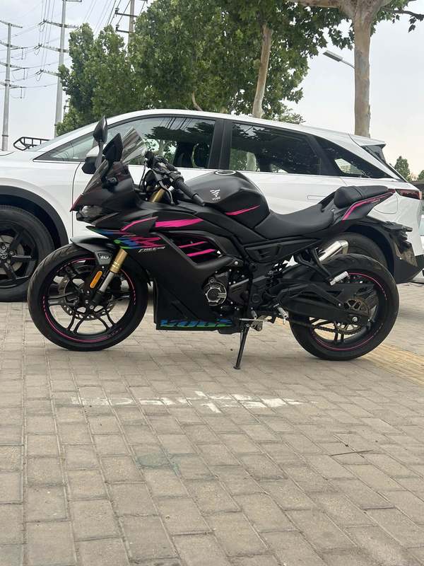 无极 250RR