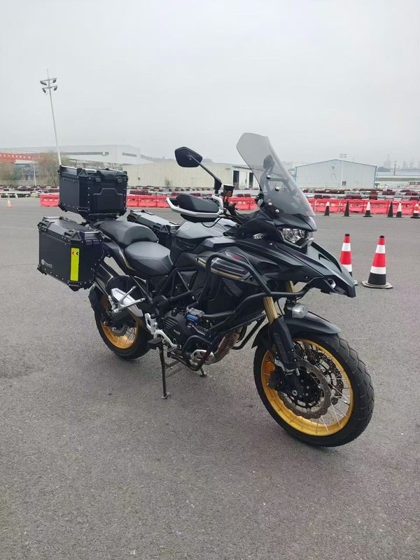 贝纳利 TRK552