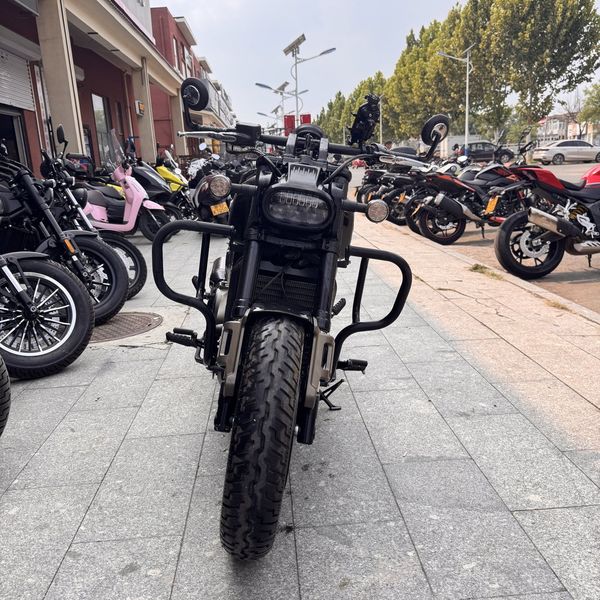 QJMOTOR 闪600