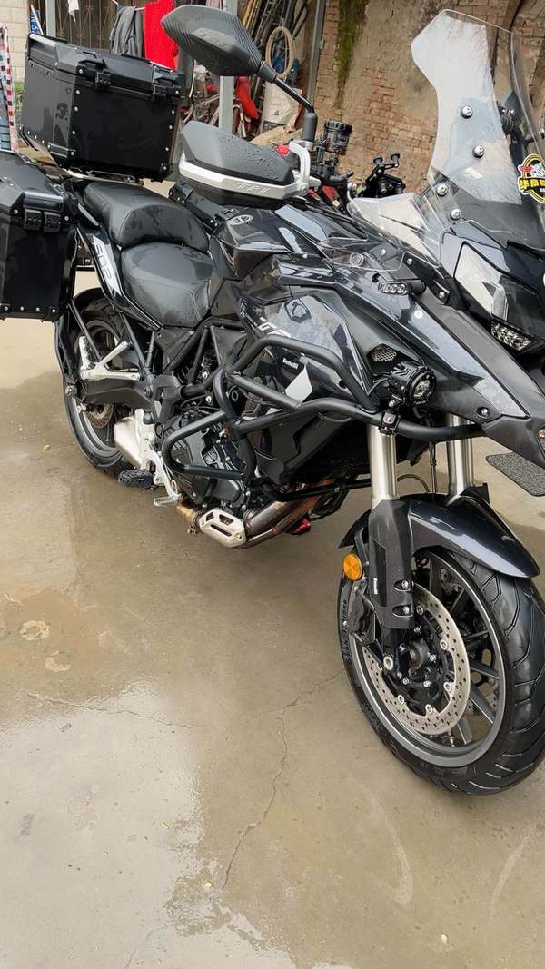 贝纳利 金鹏 TRK502
