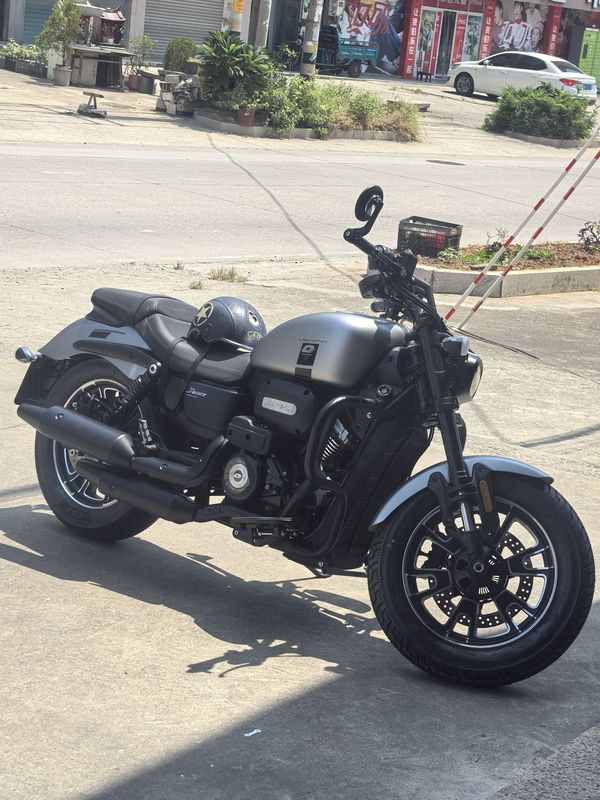 QJMOTOR 闪250
