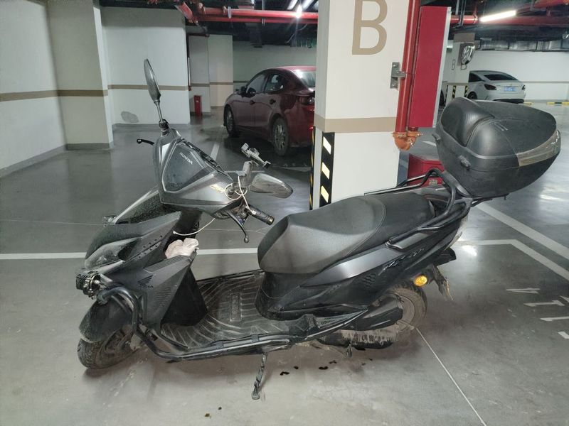新大洲本田 裂行 RX125Fi